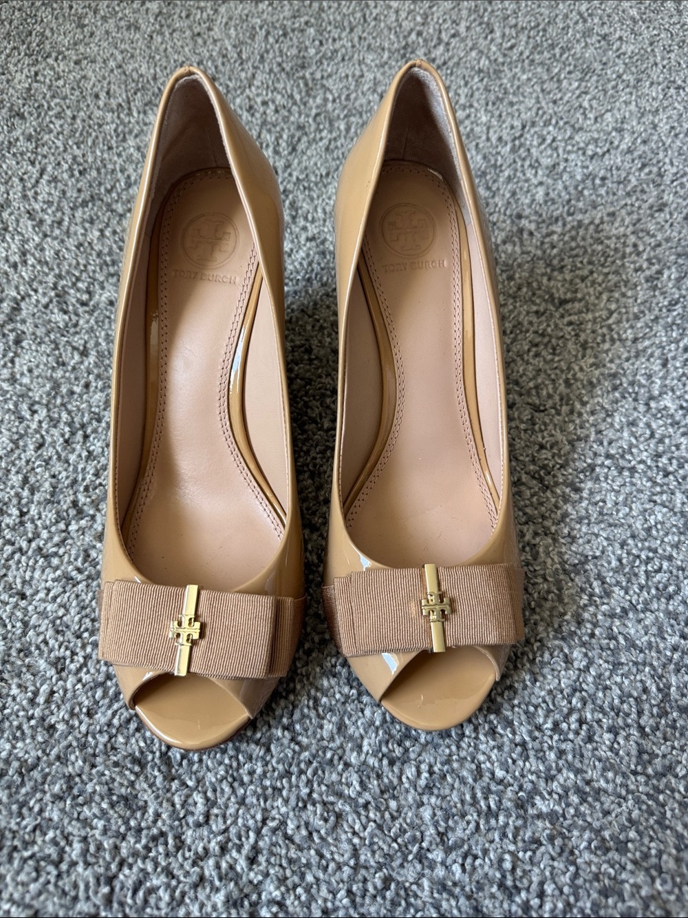 Tory Burch Camel Patent Peep-Toe Pumps with Bow & Gold Logo
